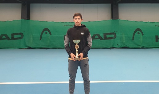 Нов български успех в Мелбърн: 17-годишният Дженев се пребори за първа победа на АО!