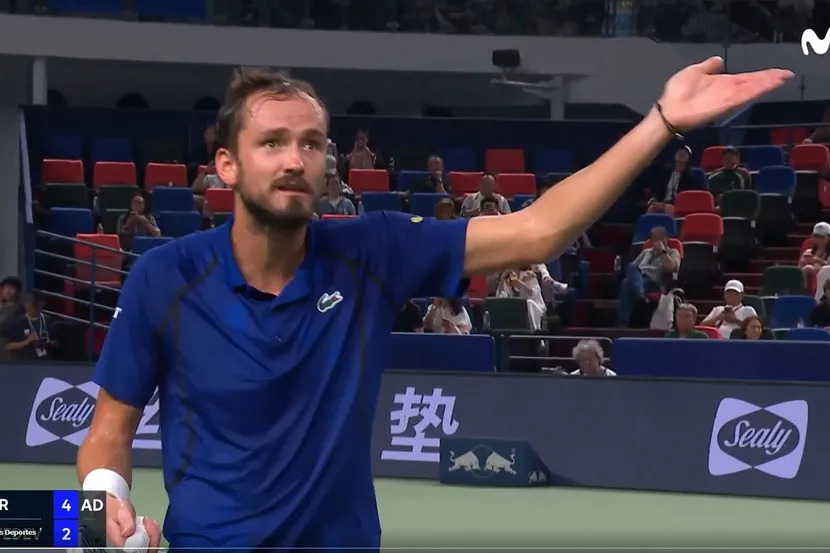 Медведев заплаши: Ще напусна мача. Не ме интересува глобата
