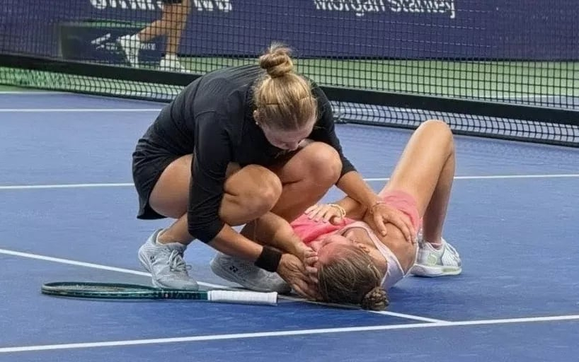 Тъмната страна на спорта: Мозъчно сътресение спря рускиня на WTA полуфинал в Сингапур