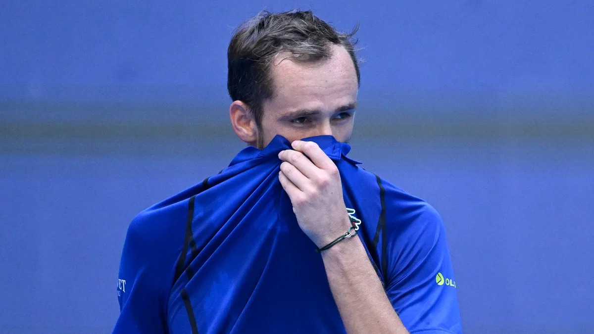 Новият метод на Медведев да избегне глобите: „ATP харесва, когато хората се нараняват“ (видео)